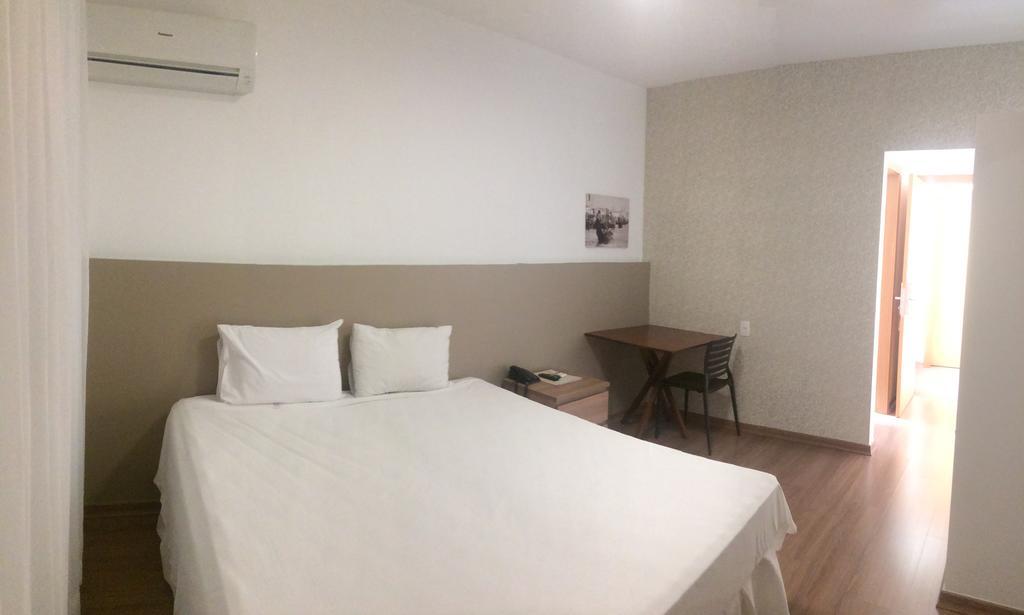 Lord Hotel Aeroporto Confins Vespasiano Bagian luar foto