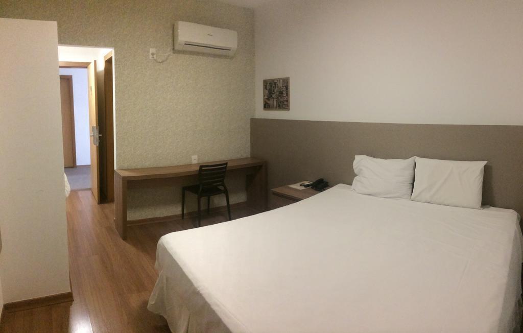 Lord Hotel Aeroporto Confins Vespasiano Bagian luar foto
