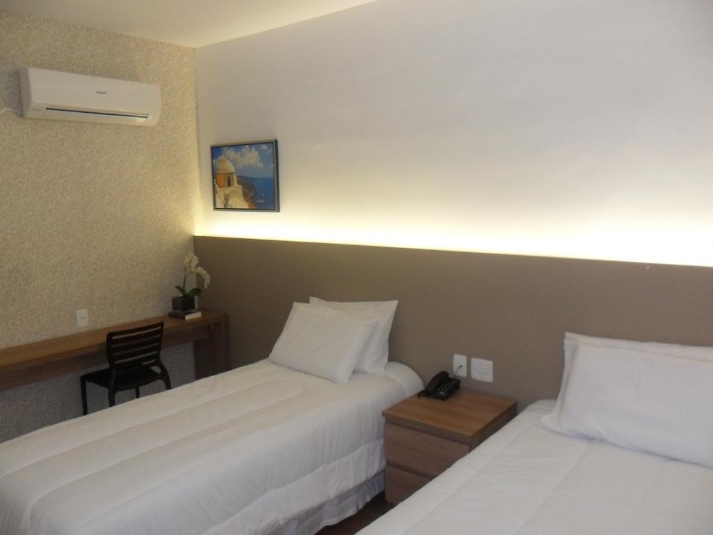 Lord Hotel Aeroporto Confins Vespasiano Bagian luar foto