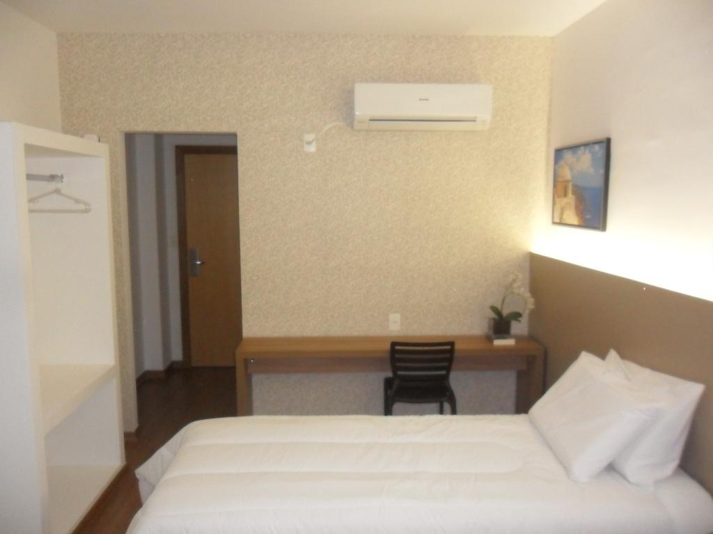 Lord Hotel Aeroporto Confins Vespasiano Ruang foto