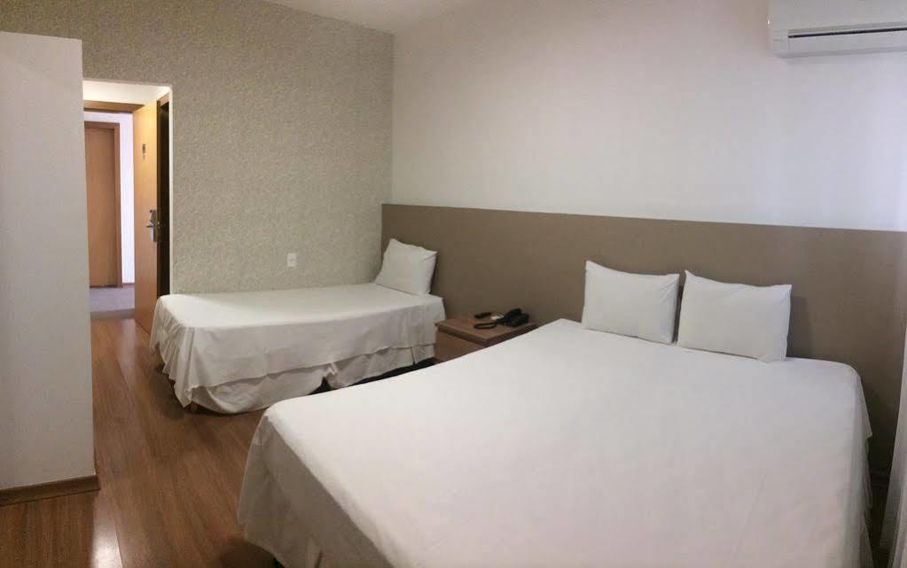Lord Hotel Aeroporto Confins Vespasiano Bagian luar foto