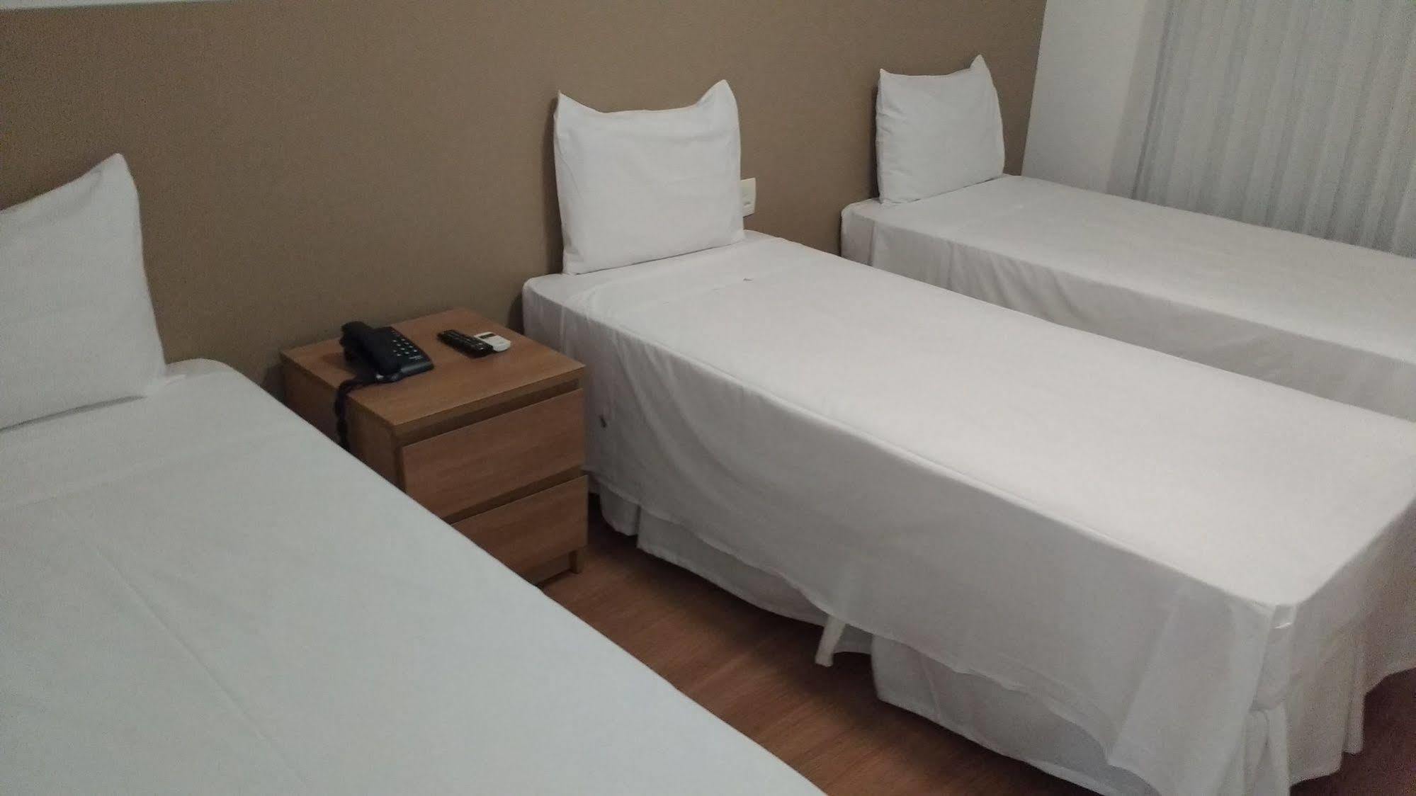 Lord Hotel Aeroporto Confins Vespasiano Bagian luar foto