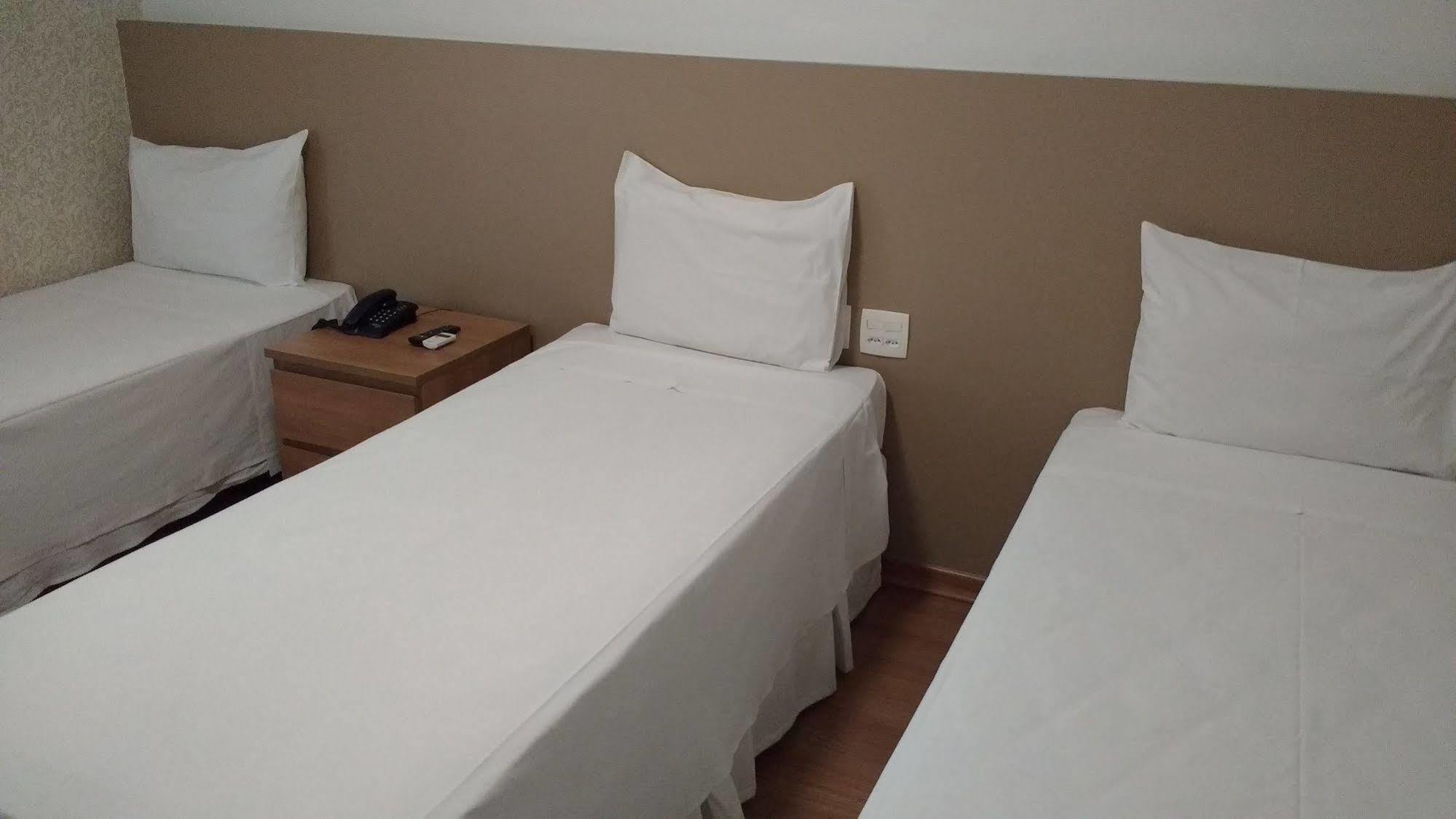 Lord Hotel Aeroporto Confins Vespasiano Bagian luar foto