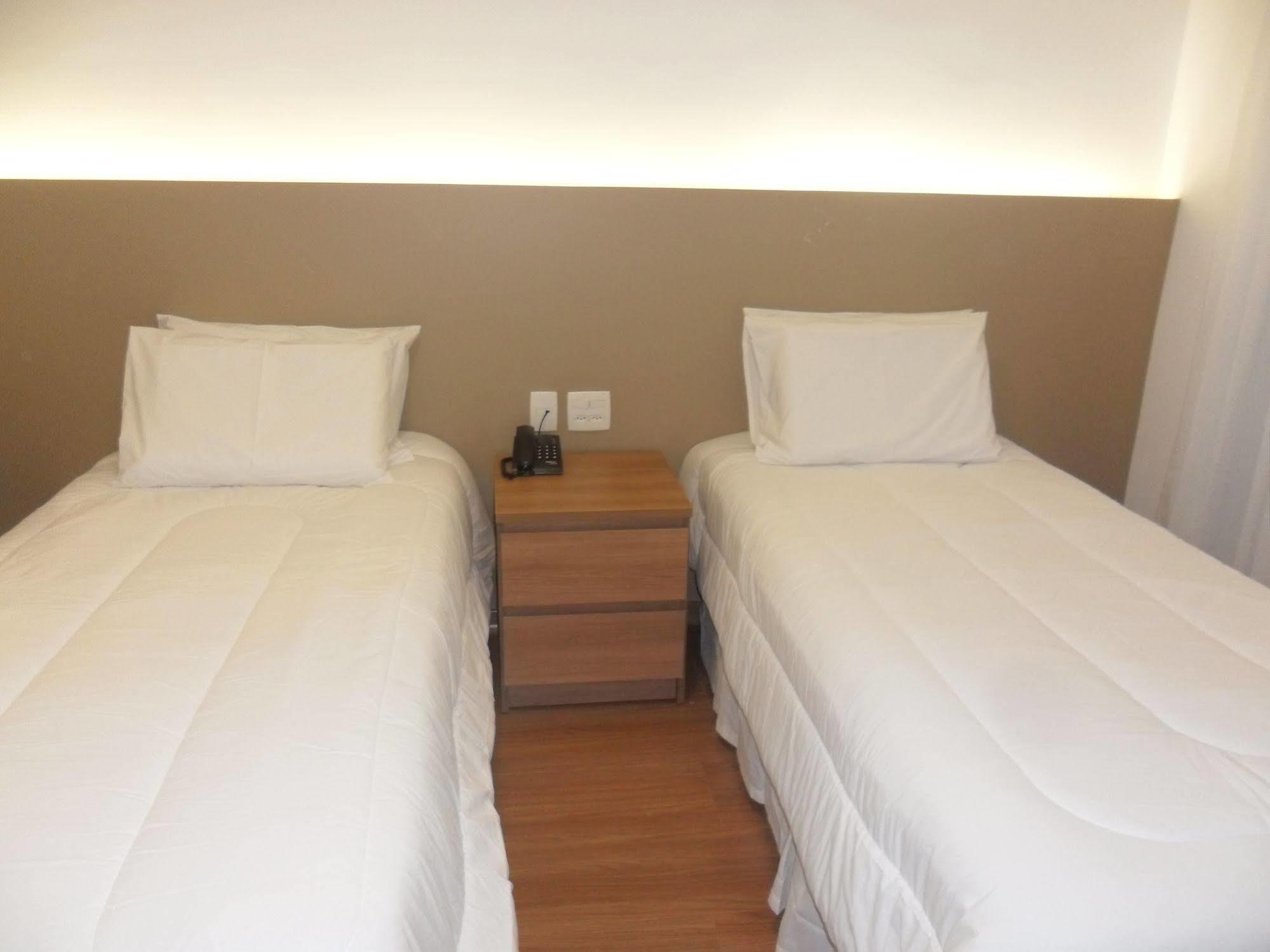 Lord Hotel Aeroporto Confins Vespasiano Bagian luar foto